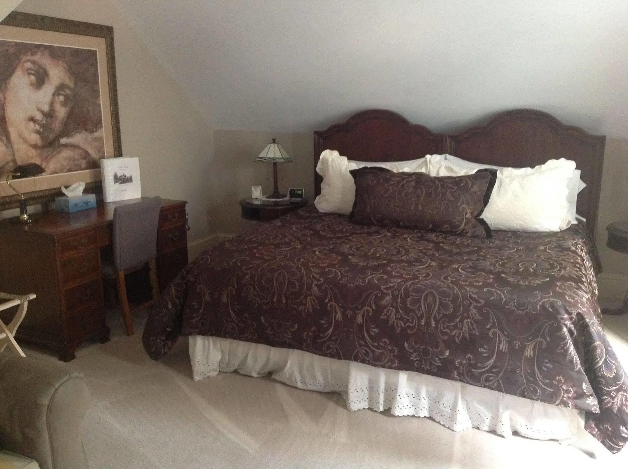 North Lodge On Oakland Bed And Breakfast Ешвілл Екстер'єр фото