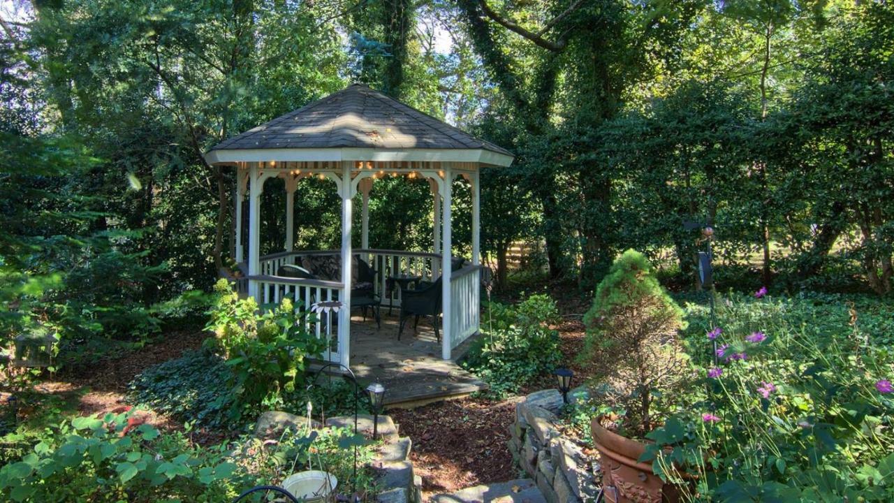 North Lodge On Oakland Bed And Breakfast Ешвілл Екстер'єр фото