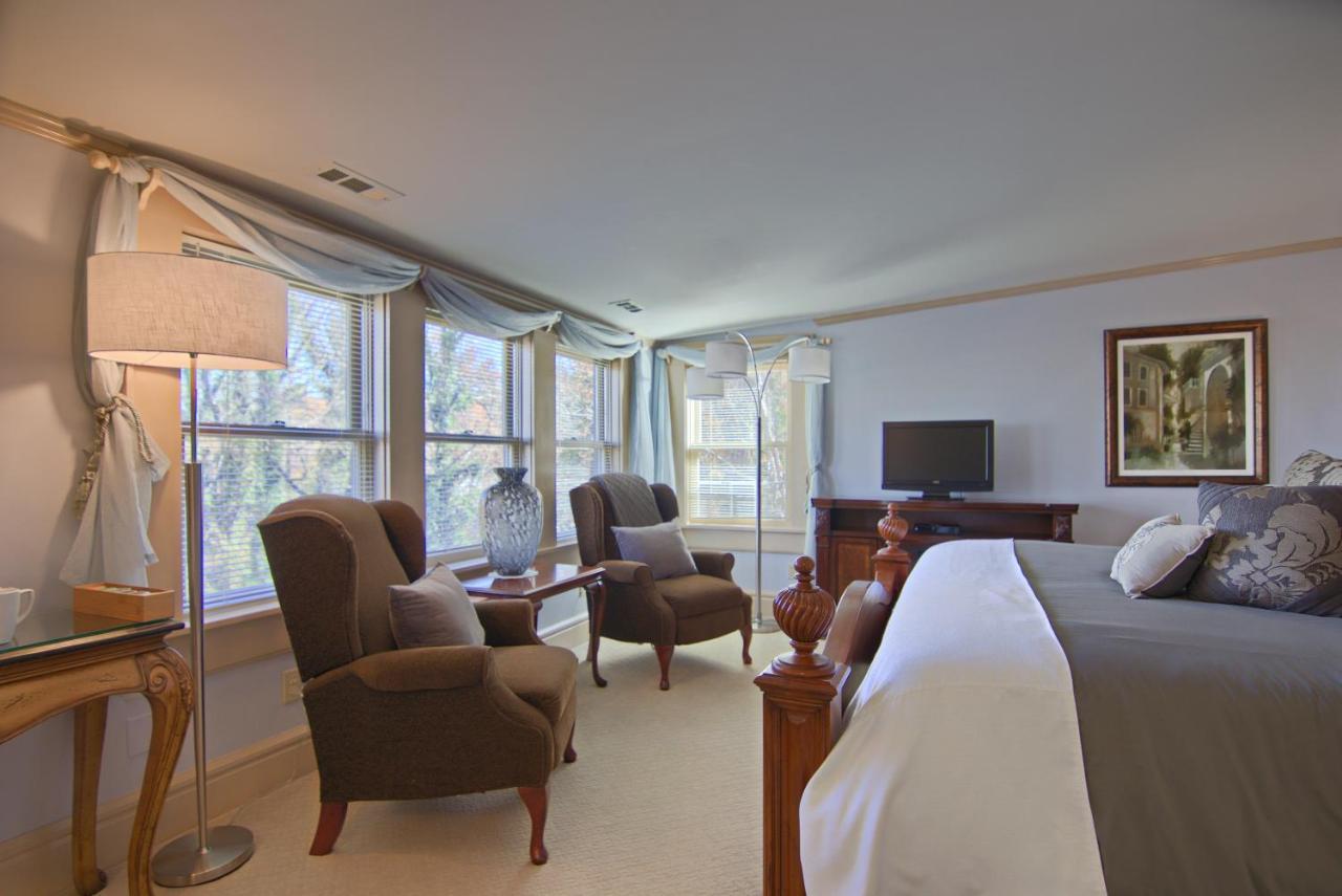 North Lodge On Oakland Bed And Breakfast Ешвілл Екстер'єр фото