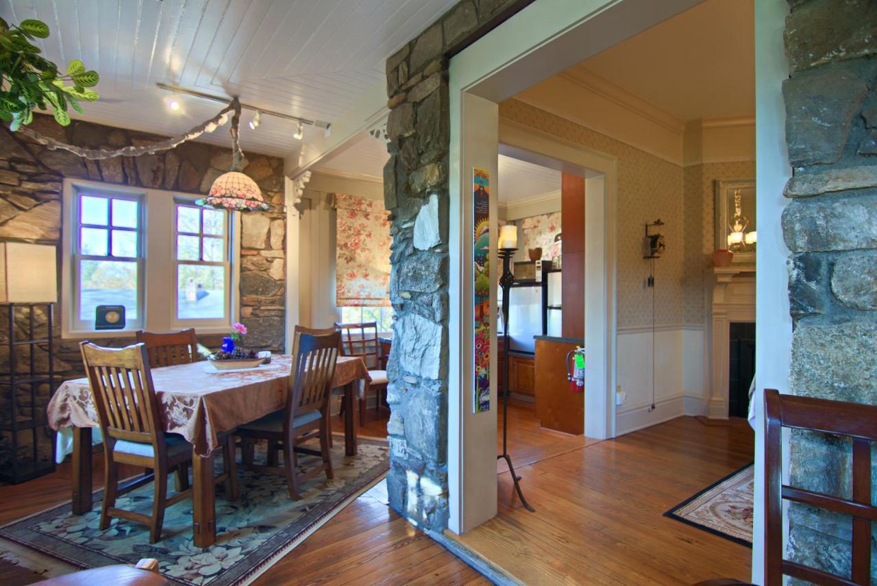 North Lodge On Oakland Bed And Breakfast Ешвілл Екстер'єр фото