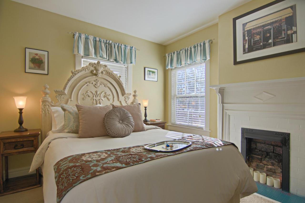 North Lodge On Oakland Bed And Breakfast Ешвілл Екстер'єр фото