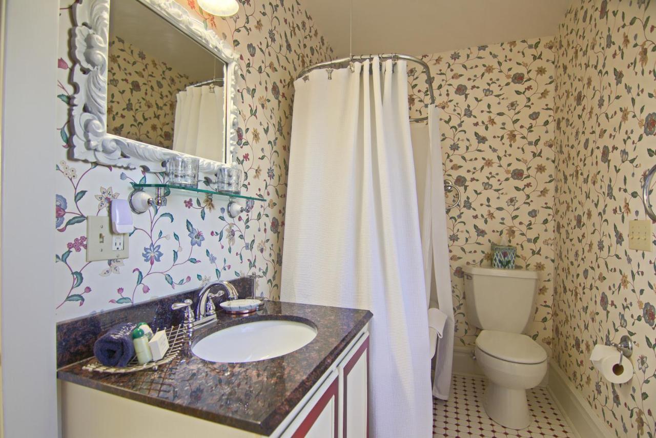 North Lodge On Oakland Bed And Breakfast Ешвілл Екстер'єр фото